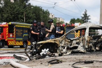 Дві людини загинули, 13 отримали поранення: поліція задокументувала наслідки обстрілів на Запоріжжі