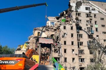 Кількість жертв російського удару по Києву зросла до 30