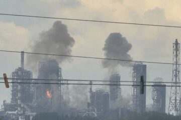 Найбільший НПЗ Росії зупинився після атаки українських дронів