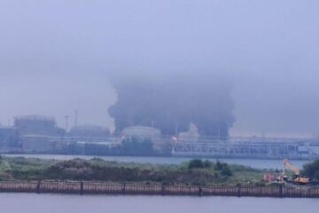 У Петербурзі дрони атакували нафтовий термінал: масштабна пожежа