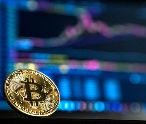 Біткоїн піднявся до $71 900: крипторинок відновлює зростання