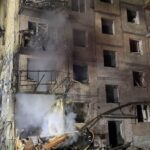 У Києві зросла кількість загиблих після балістичної атаки РФ