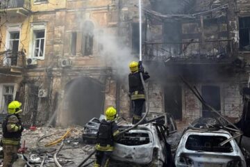 РФ масовано вдарила ракетами по Одесі: 8 людей поранено