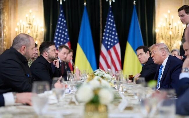 Мир будь-якою ціною: чому в Києві насторожено ставляться до переговорів США з Росією