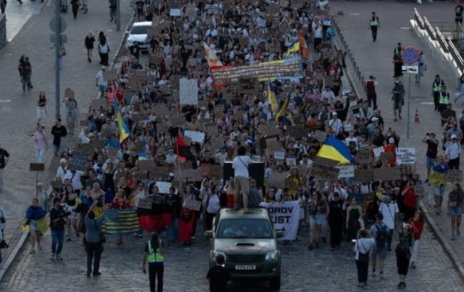 У Києві провели марш за повернення Михайла Федорова